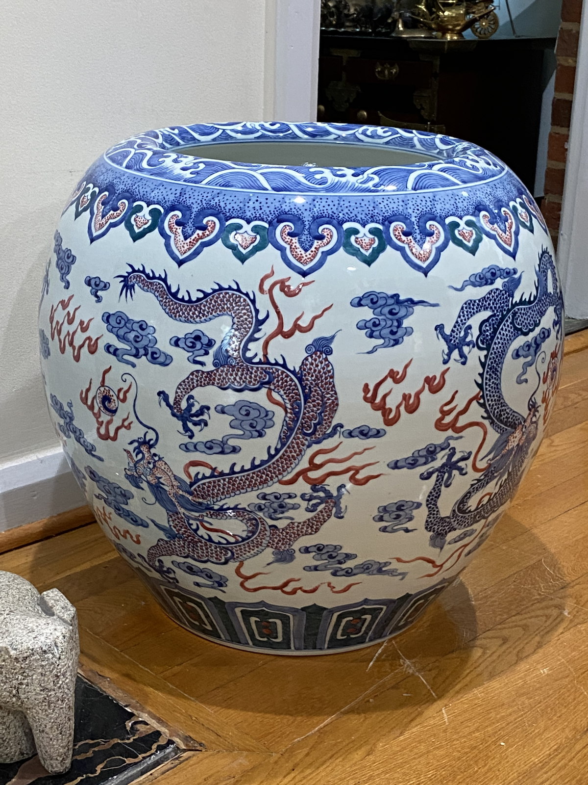 Large Chinese Blue and White Dragon Vase