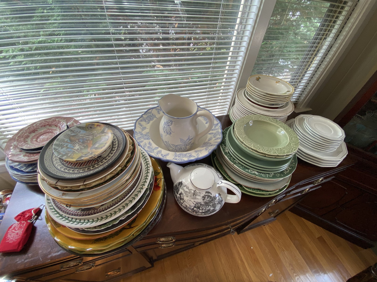 Large Mixed Collection of Decorative and Dinner Plates